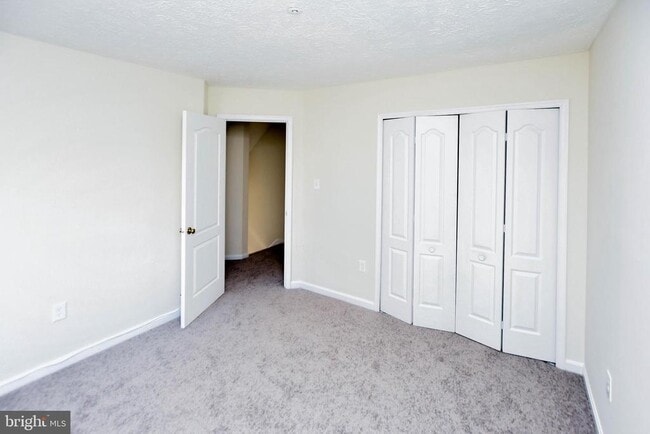 Building Photo - 5908 Grenfell Loop