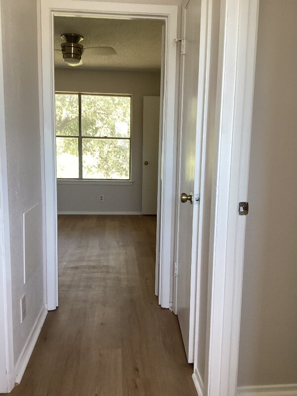 Building Photo - 12136 Thompkins Dr