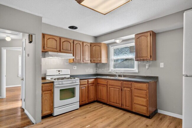 Building Photo - 8280 Frost Ave