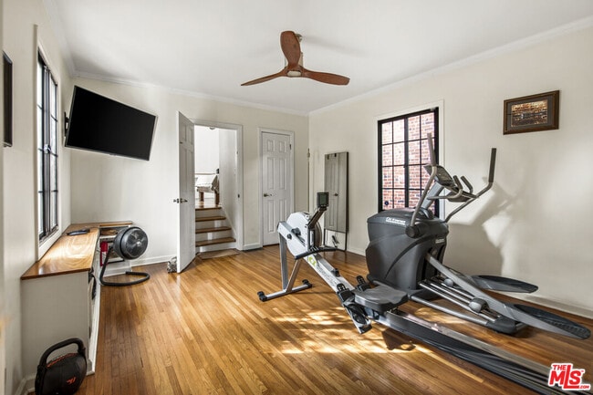 Building Photo - 4458 Dundee Dr