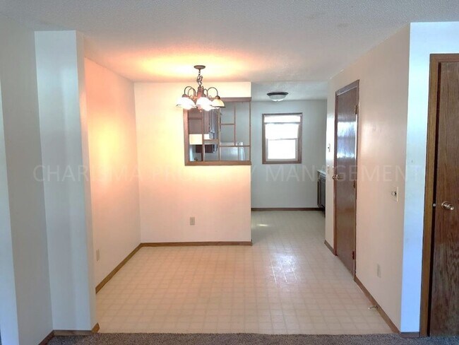 Building Photo - 2 BD - WHEN LOCATION, COMMUNITY AND PRICE ...