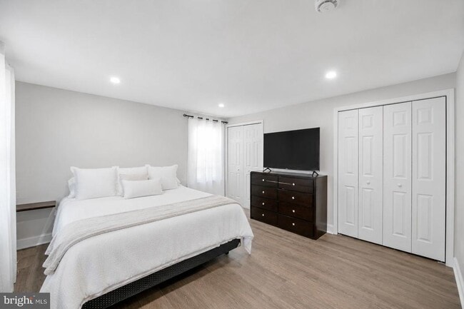 Building Photo - 8812 Churchfield Ln