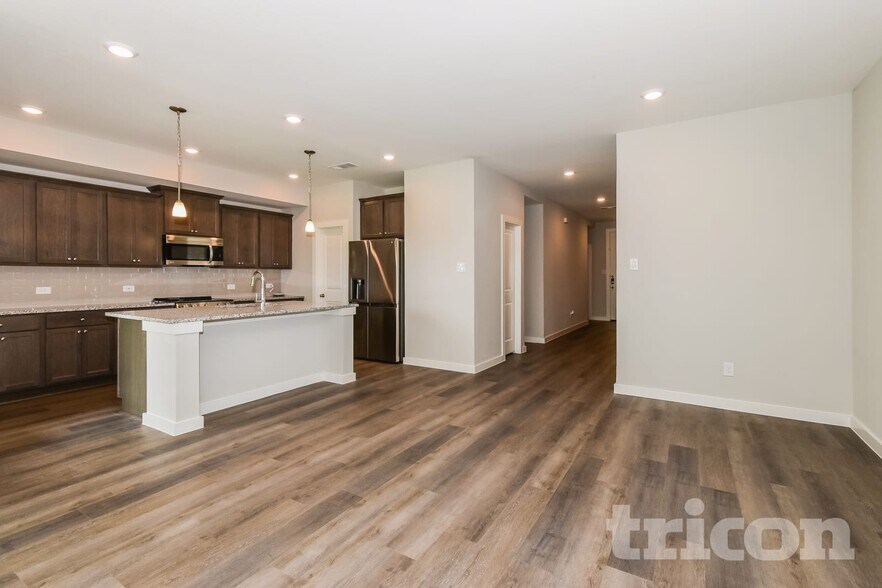 Building Photo - 2589 Dulaney Dr