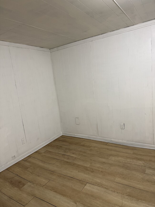 Building Photo - 1028 Bridge St