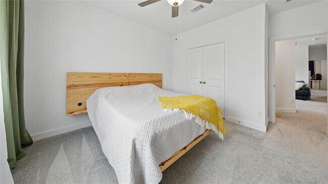Building Photo - 2807 Kingly Pne Trl