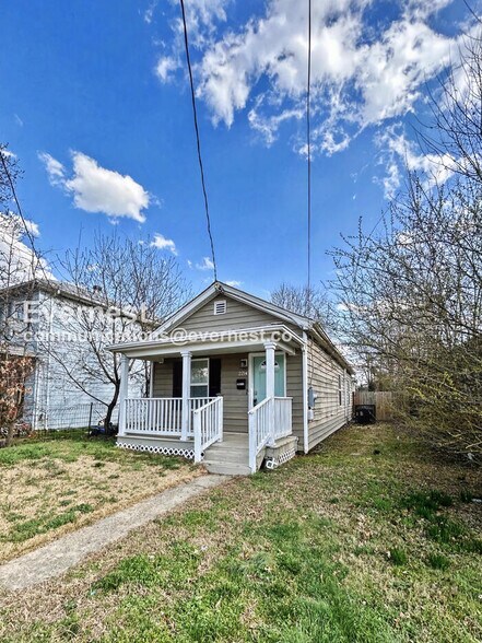 Building Photo - 2214 Joplin Ave