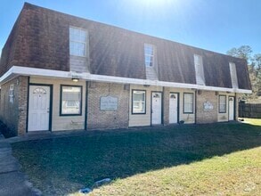 Building Photo - Beautiful 2/1.5 townhouse in Long Beach, MS