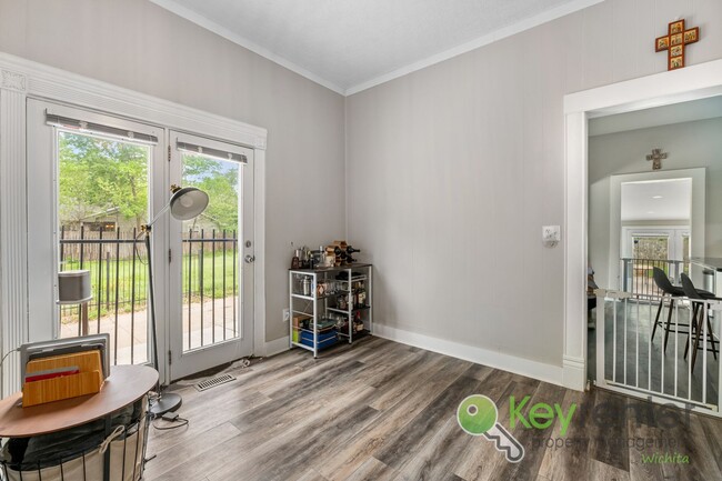 Building Photo - Delano District | Renovated 3 Bedroom 3 Ba...