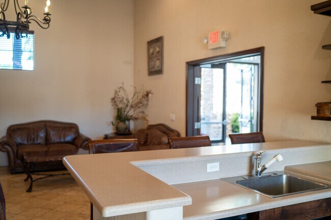 Building Photo - Ground floor spacious 2 Bedroom Condo near pool and gym