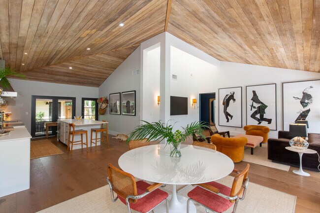 Primary Photo - 11669 Wimbledon Cir