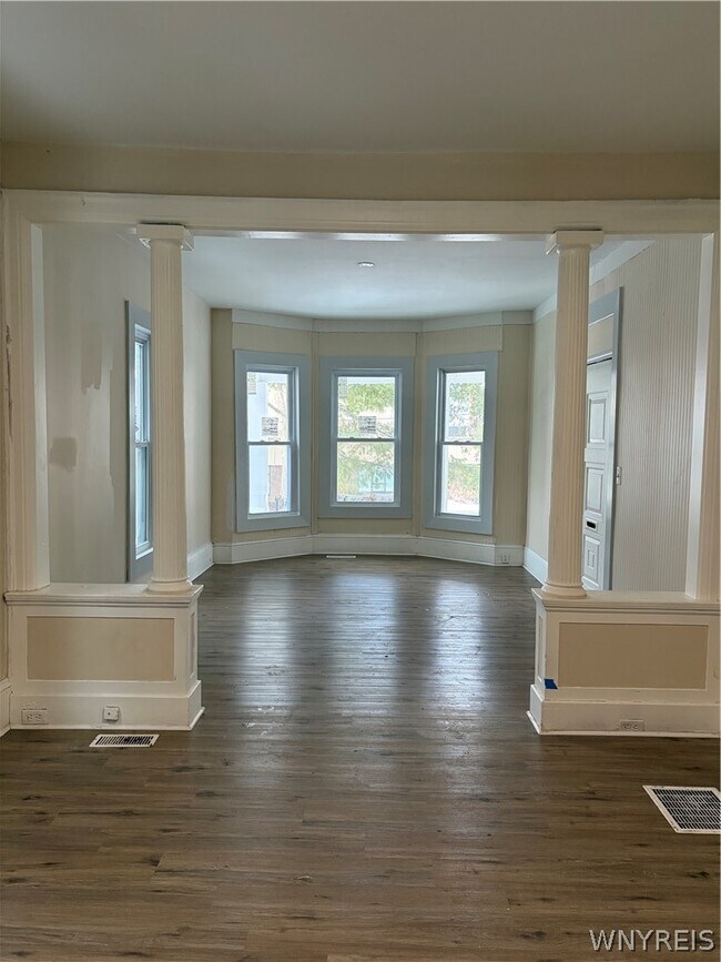 Building Photo - 74 Genesee St