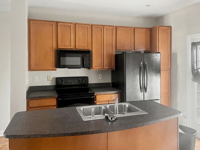 Building Photo - Desirable 2 bedroom 2.5 bathroom home in Tarrant Trace neighborhood!