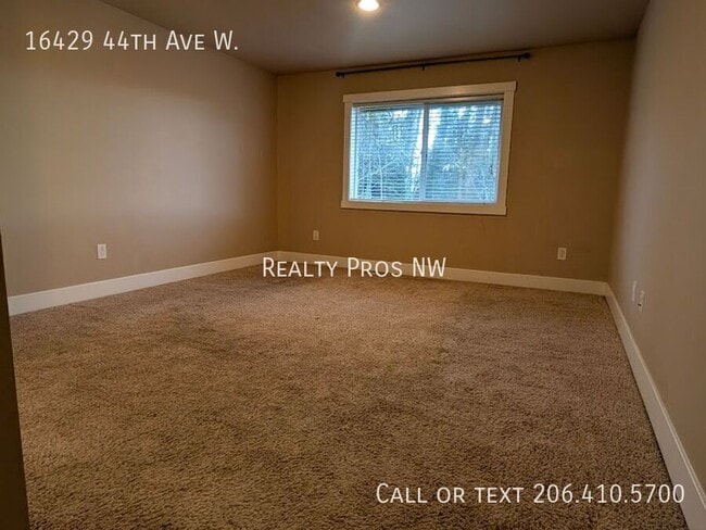 Building Photo - 16429 44th Ave W