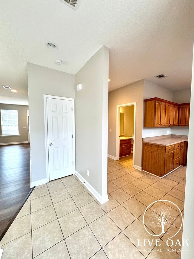 Building Photo - 125 Governors Blvd