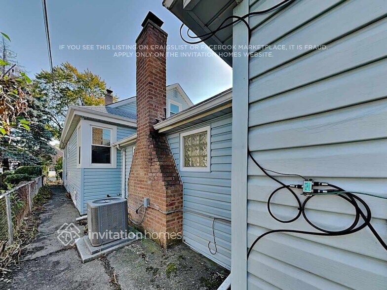 Building Photo - 9344 S 54th Ct