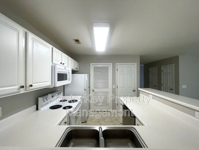 Building Photo - 1113 Chenille Dr