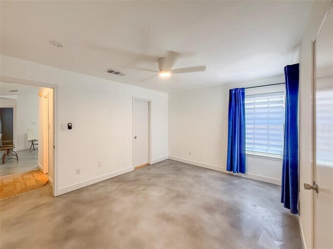 Building Photo - 14527 Donald Dr