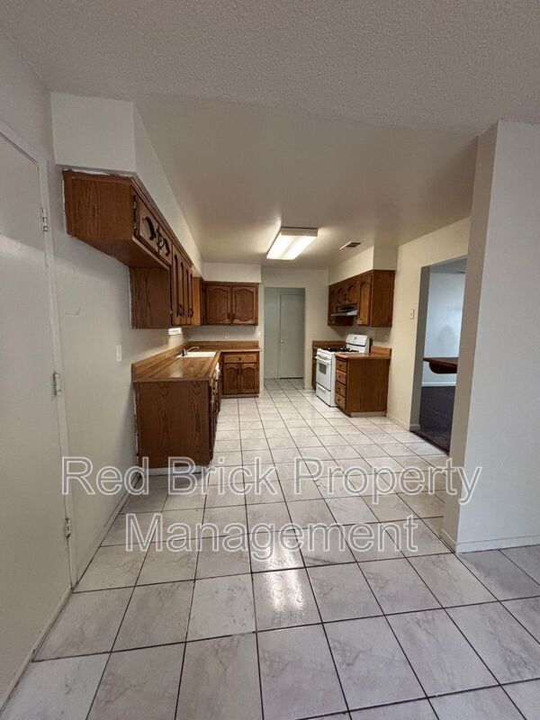 Building Photo - 3321 Pierre Ct