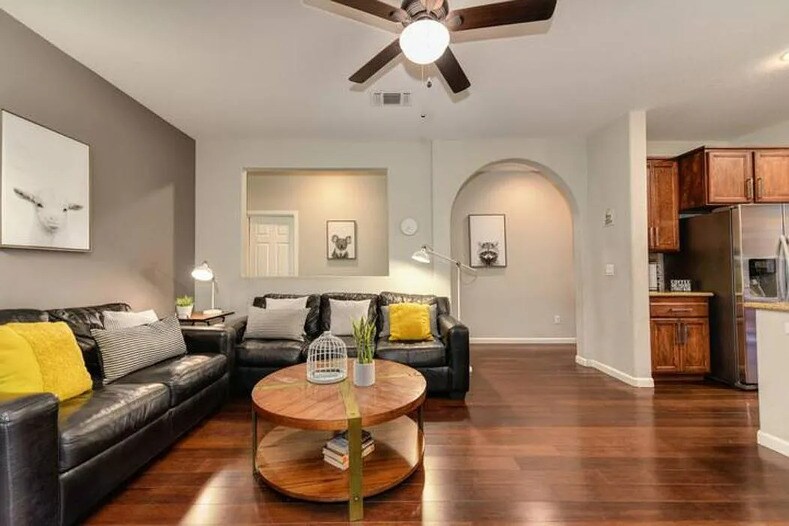 Building Photo - 205 Dragonfly Cir