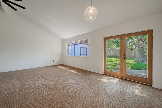 Building Photo - 810 Richvale Ln