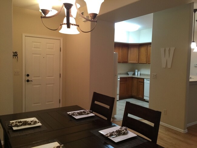 Building Photo - Beautiful Condo in Desirable Saddleback Ridge