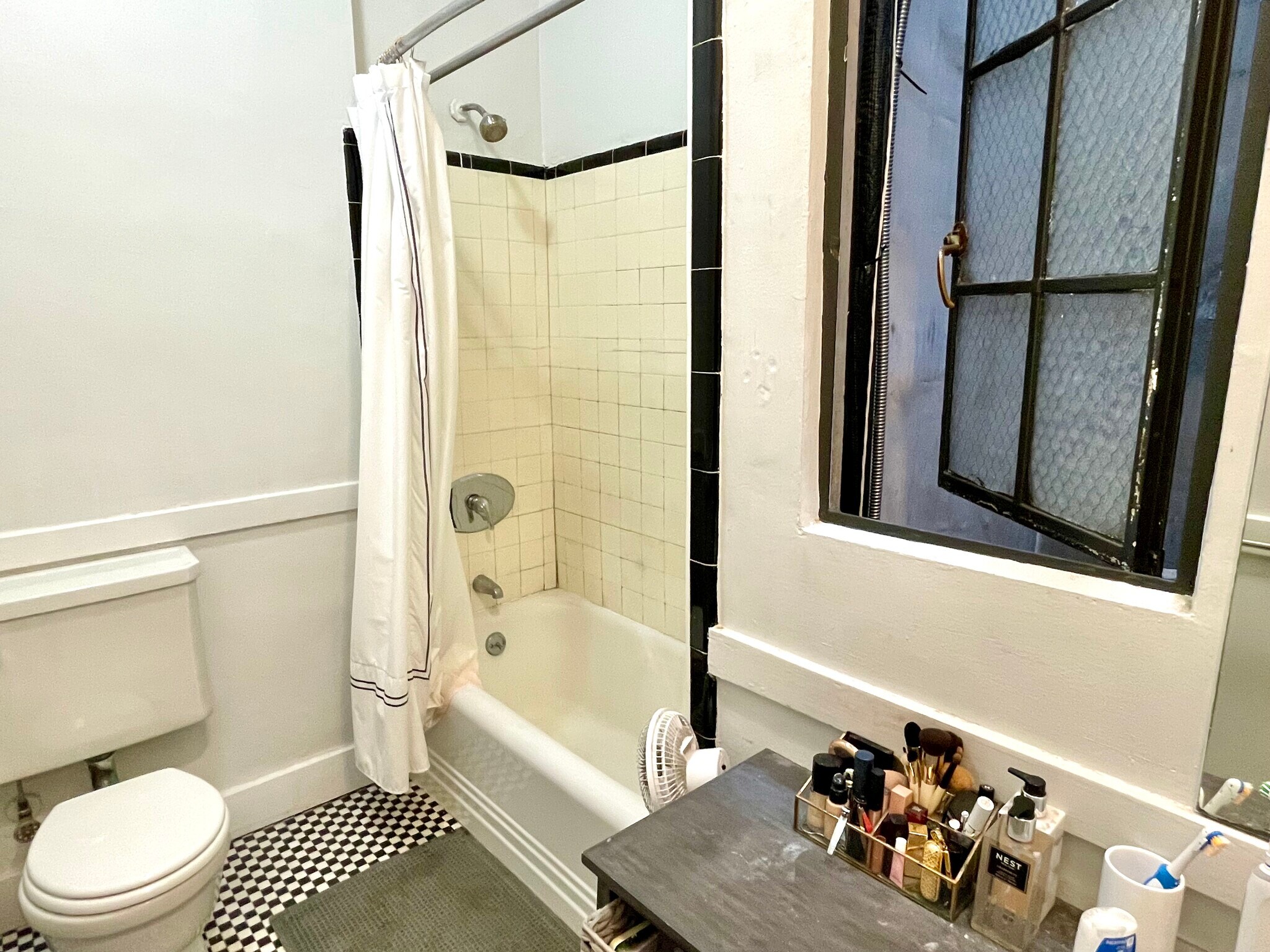 Building Photo - 140 Marlborough St