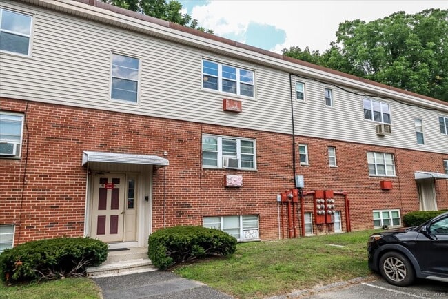 Building Photo - 96 Belair Dr