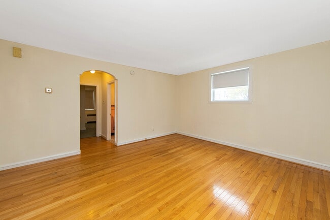 Building Photo - 5950 Bennington St