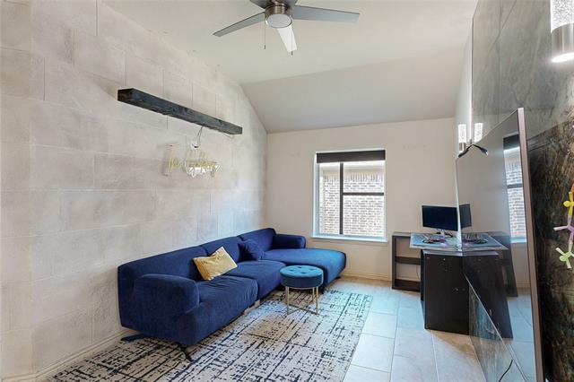 Building Photo - 2949 Mandalay Dr