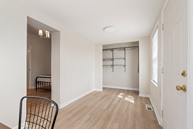 Building Photo - 2014 Kraft St