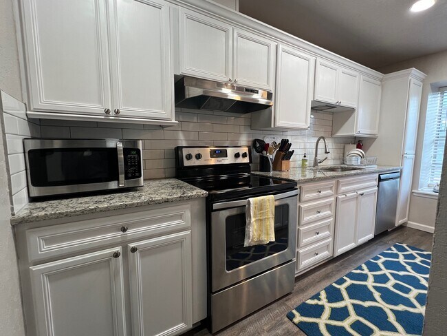 Building Photo - 168 Barilla Pl