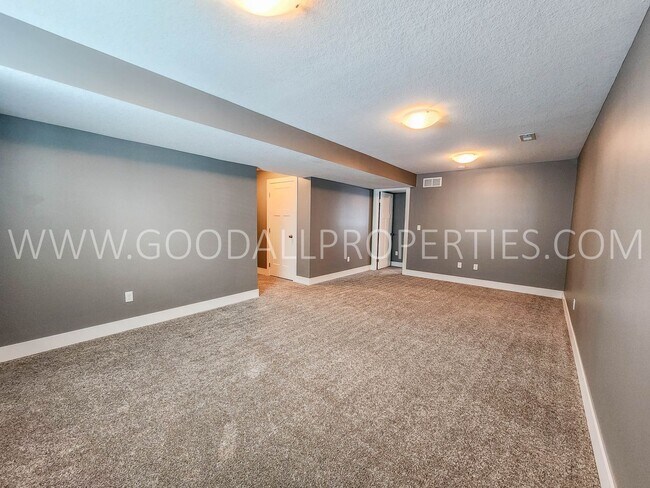 Building Photo - A Must See 4 Bedroom 3.5 Baths in Norwalk with a 3 Car Garage!!!