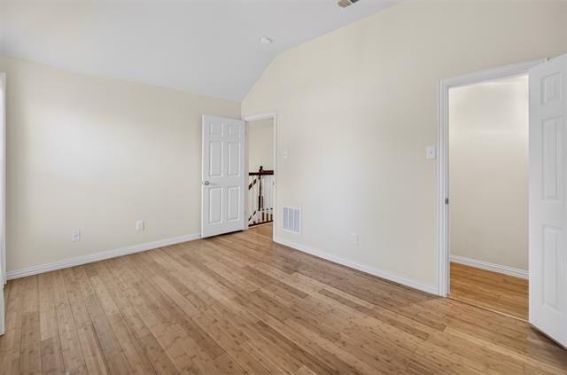 Building Photo - 2616 Cove Dr