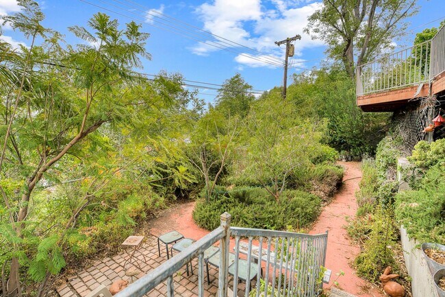 Building Photo - FALL IN LOVE with a Woodland Hills View