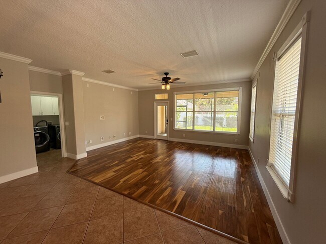 Building Photo - Beautiful Single Family Home in Windermere!