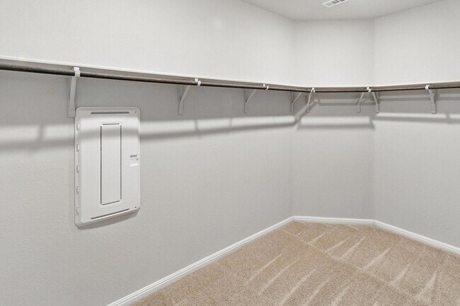 Building Photo - 211 Rainmaker Ln