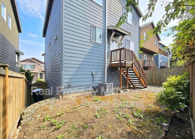 Building Photo - 1216 92nd Ave NE