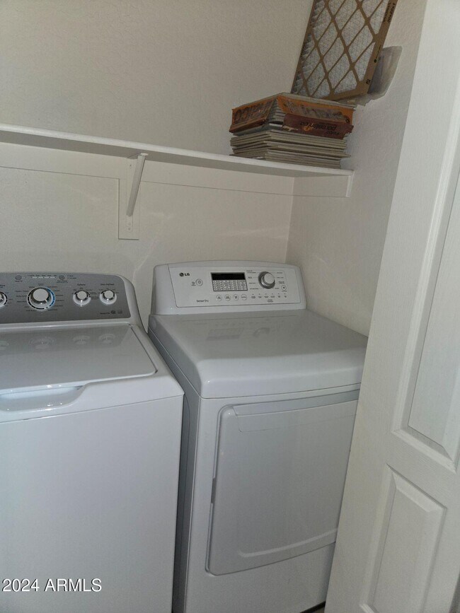 Building Photo - 17365 N Cave Creek Rd