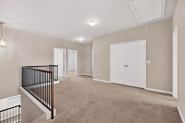 Building Photo - 1620 Bryant Dr