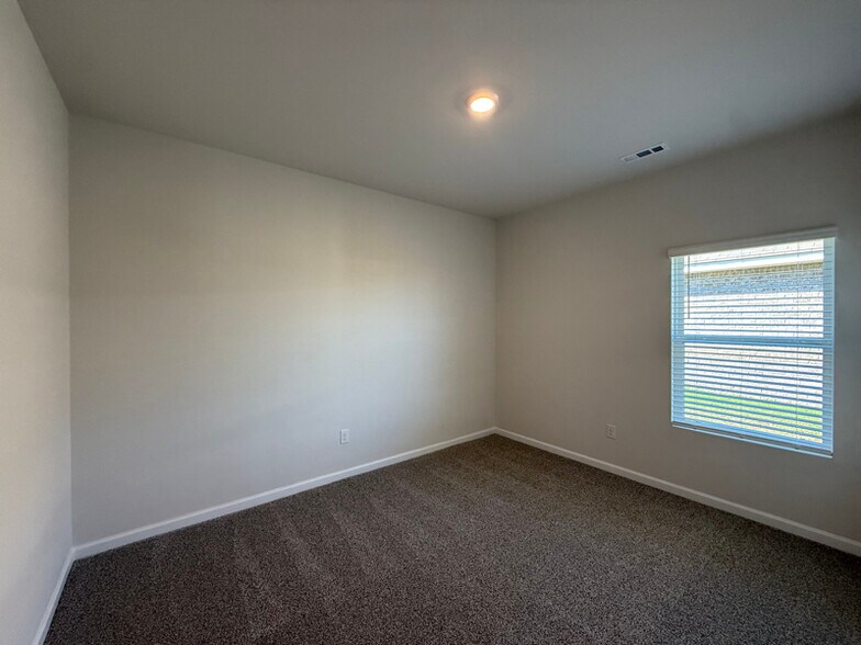 Building Photo - 157 Keller Dr