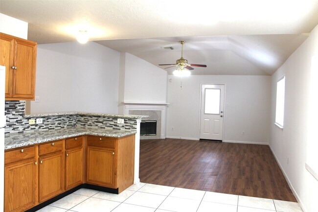 Building Photo - 16014 Clayton Green Dr