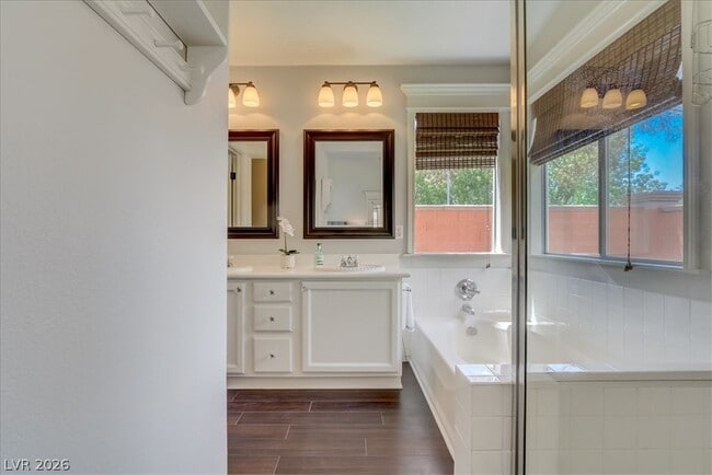 Building Photo - 1812 Stablegate Ave