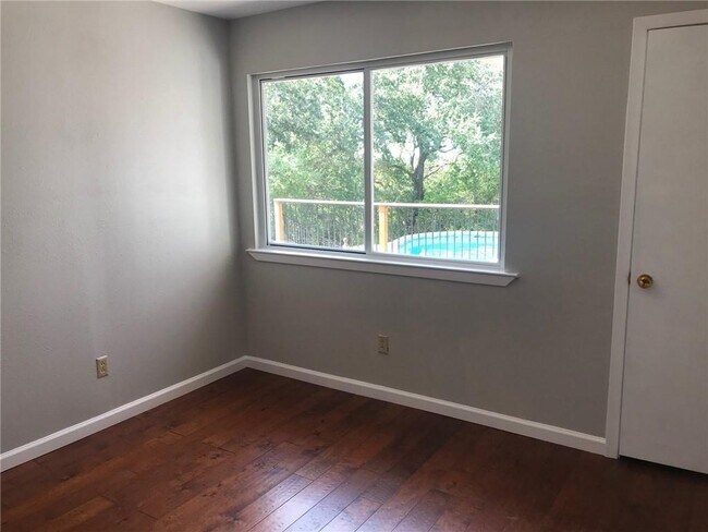 Building Photo - 10408 Double Spur Loop