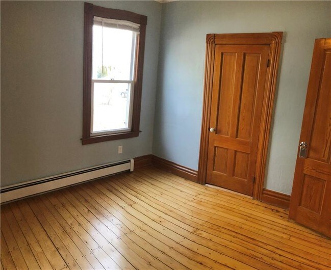 Building Photo - 12 Spruce St