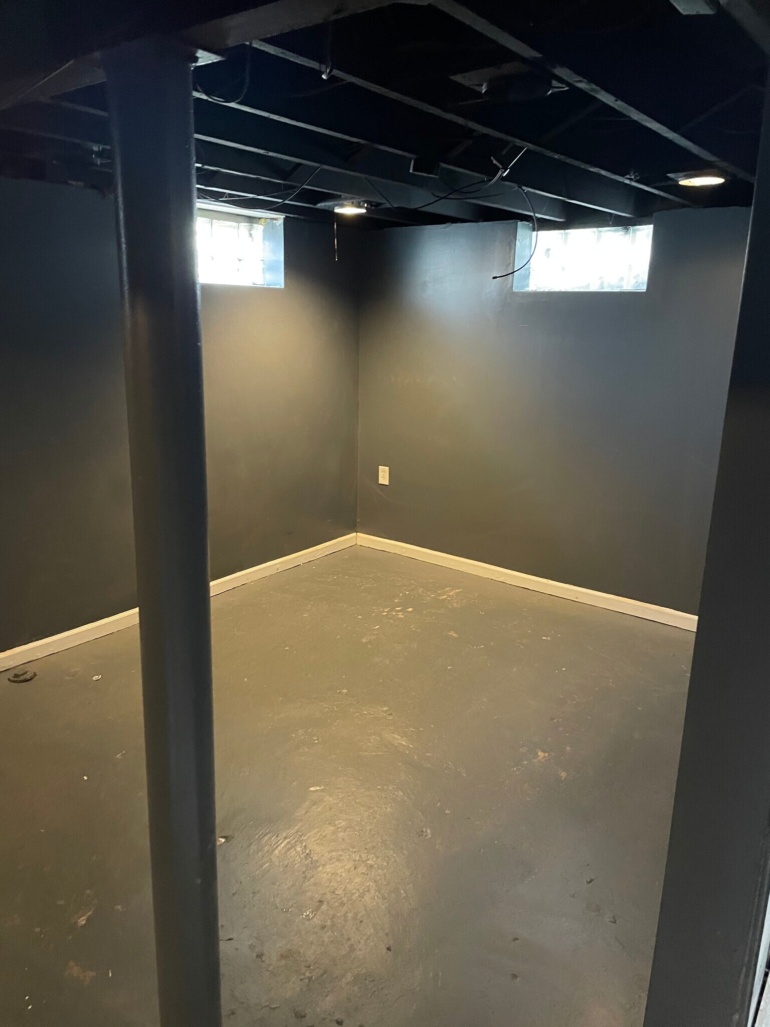 Building Photo - 16271 Lilac St