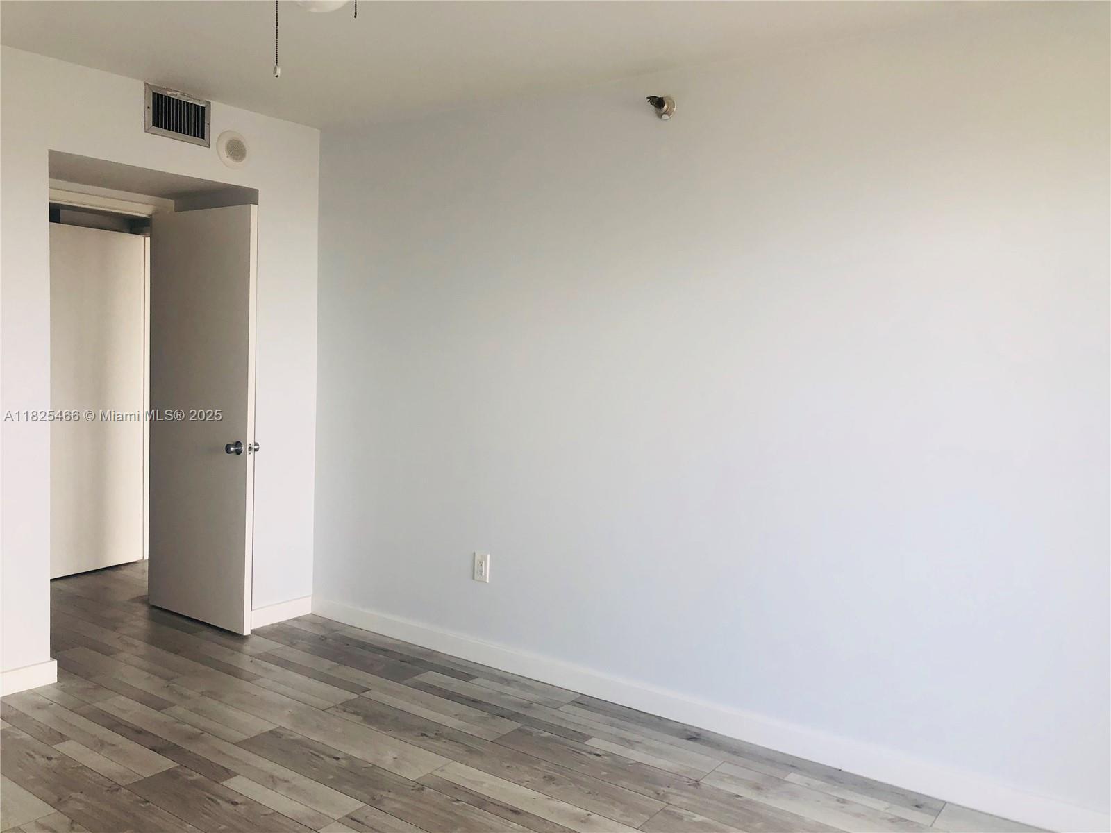 Building Photo - 20505 E Country Club Dr