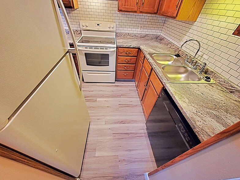 Building Photo - 1307 Condo Dr