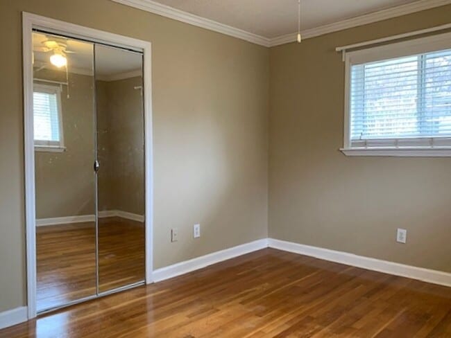 Building Photo - 2 bedroom/1 bath Condominium in a Gated Community