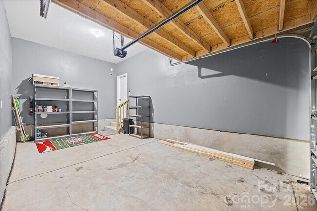 Building Photo - 512 Station St