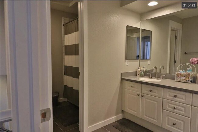Building Photo - 2550 Winding River Dr